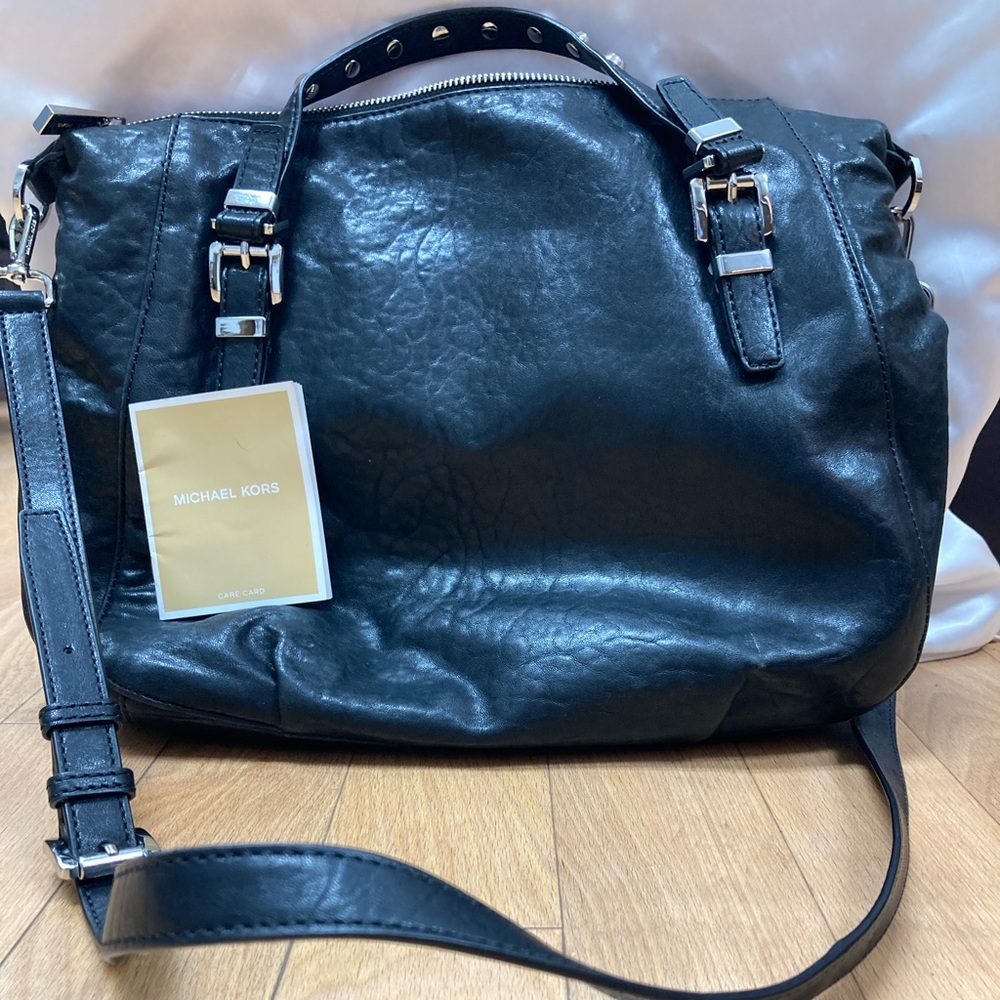 Large Authentic Michael Kors Purse in excellent condition!